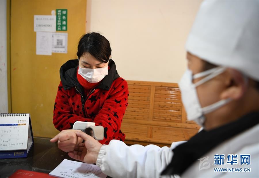 （抓好經(jīng)濟(jì)發(fā)展 應(yīng)對(duì)復(fù)雜局面·圖文互動(dòng)）（1）2500萬(wàn)農(nóng)民工如何安全返崗？——農(nóng)民工大省四川復(fù)工觀察