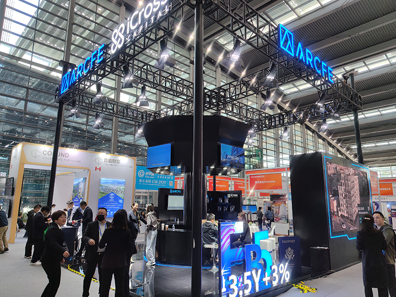 2023年12月16日，第十七屆深圳國際金融博覽會在深圳會展中心開幕，近300家金融機(jī)構(gòu)和企業(yè)攜手多款金融產(chǎn)品集中亮相。